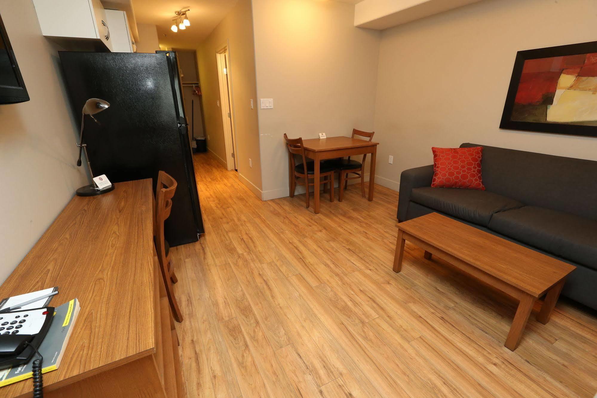 Platinum Residences Fort Mcmurray Exteriör bild