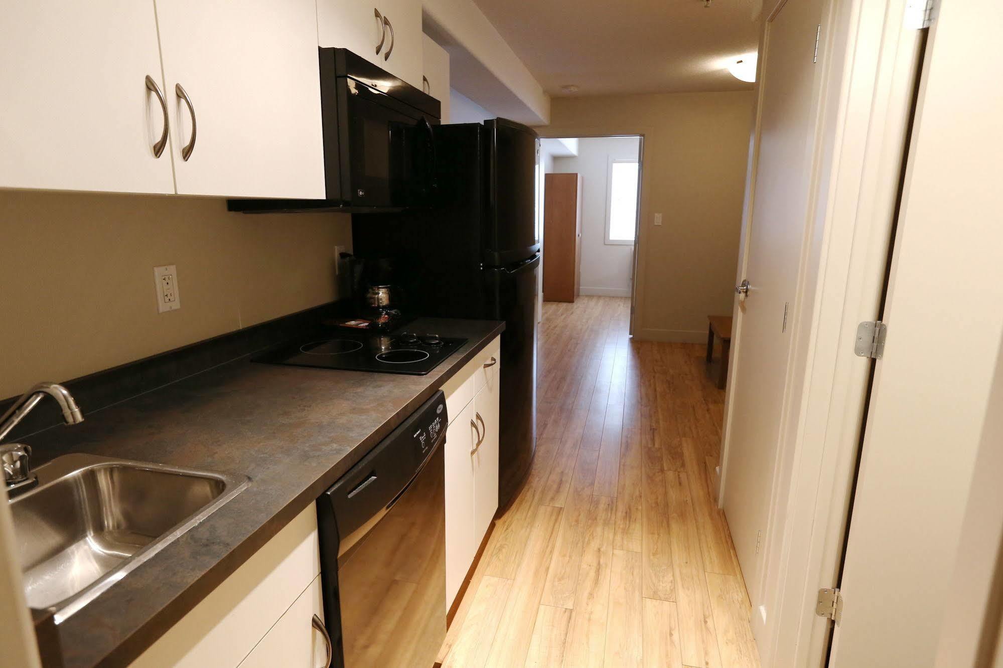 Platinum Residences Fort Mcmurray Exteriör bild