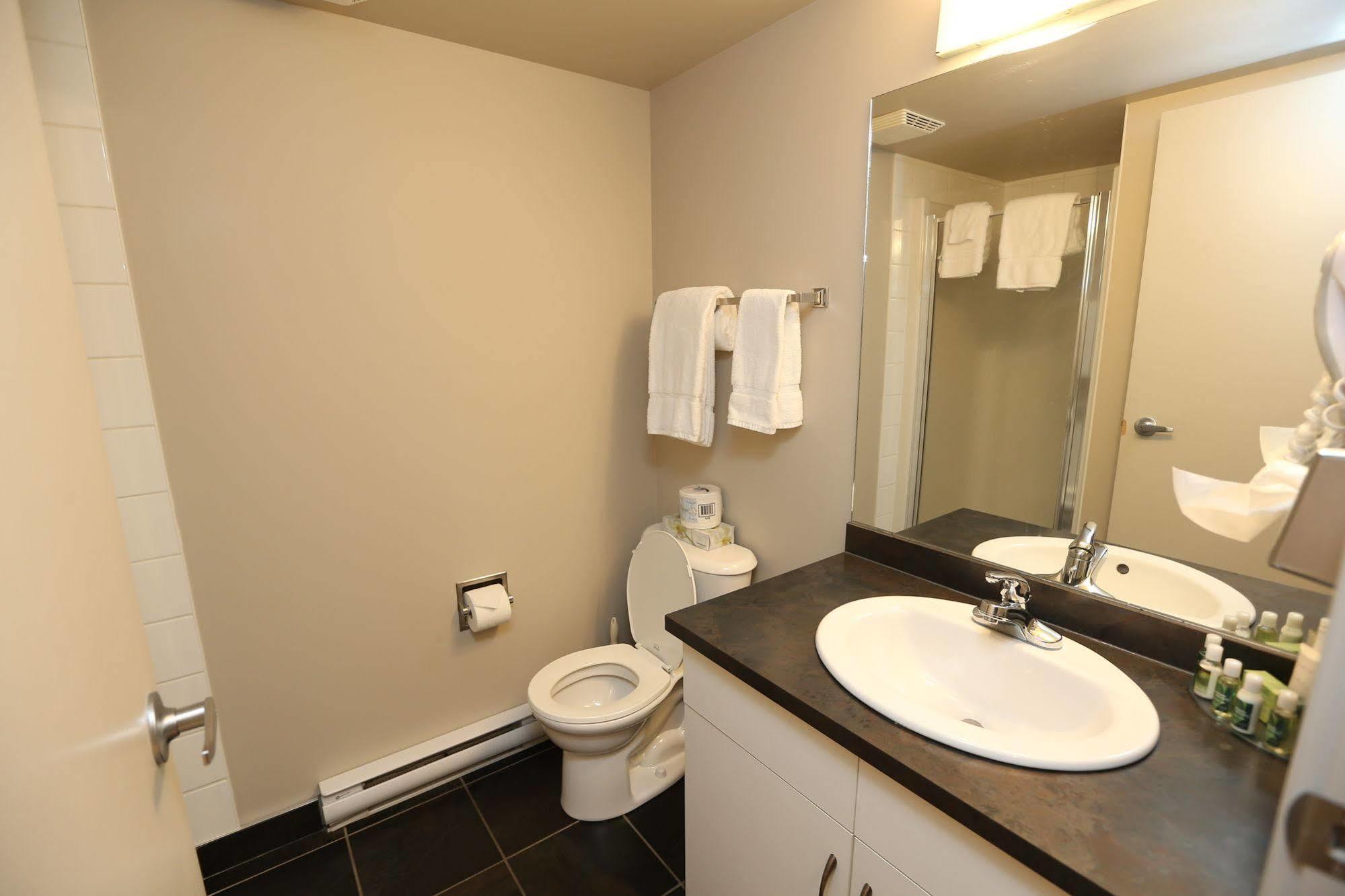 Platinum Residences Fort Mcmurray Exteriör bild