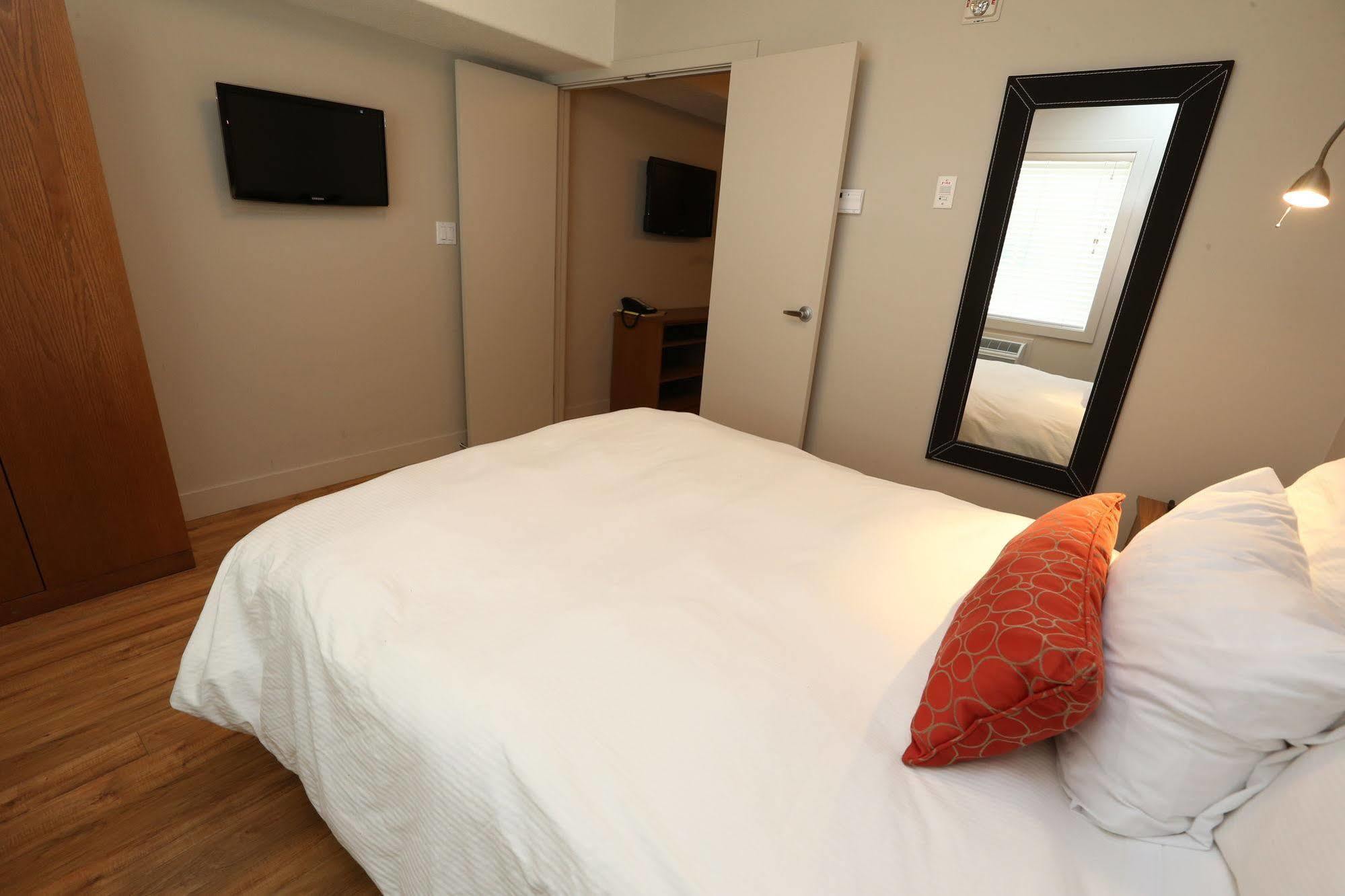 Platinum Residences Fort Mcmurray Exteriör bild
